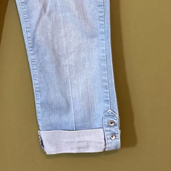 NYDJ NWOT Lift Tuck Technology, folded cuffs, high rise Capri denim jeans 6 - Picture 5 of 9